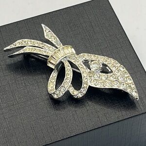 Vintage Rhinestone Brooch Silver Tone 2.5"